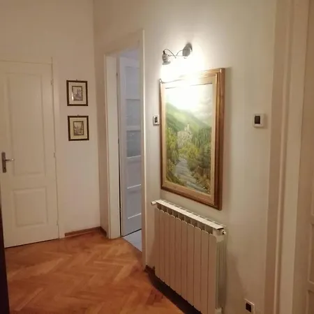 Appartement Spacious Attic Kandler Triëst