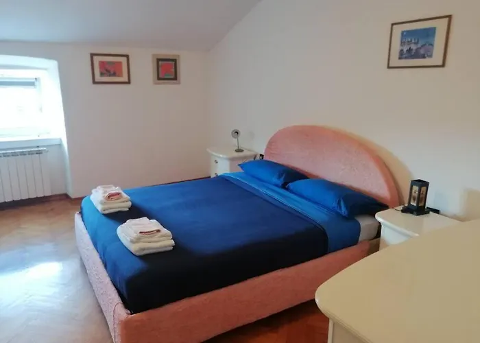 Spacious Attic Kandler Apartment Triest