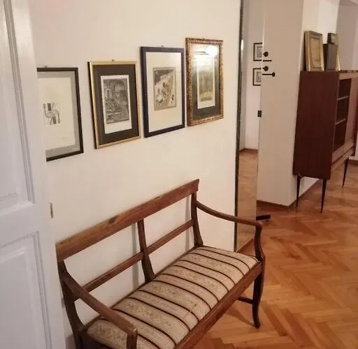 Spacious Attic Kandler Apartment Triest