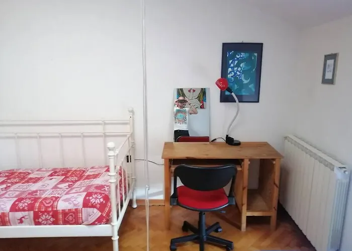 Spacious Attic Kandler Apartment